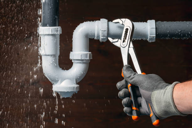 Professional Gas Line Repair technician working in Fleetwood, NC